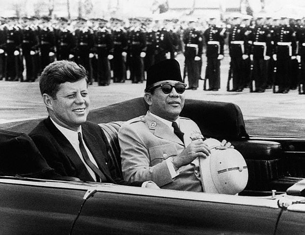 Kennedy and Sukarno riding.